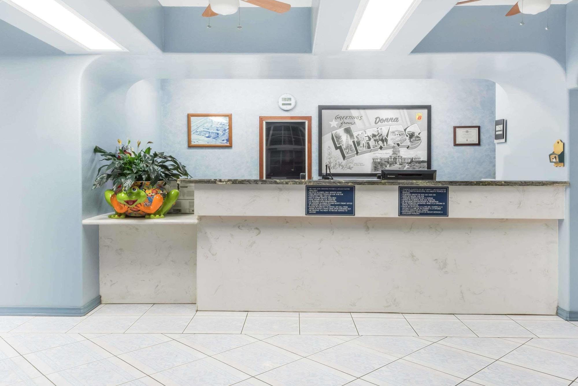 Hotel Super 8 Donna Extérieur photo